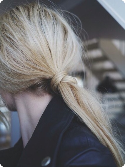 knotted ponytail