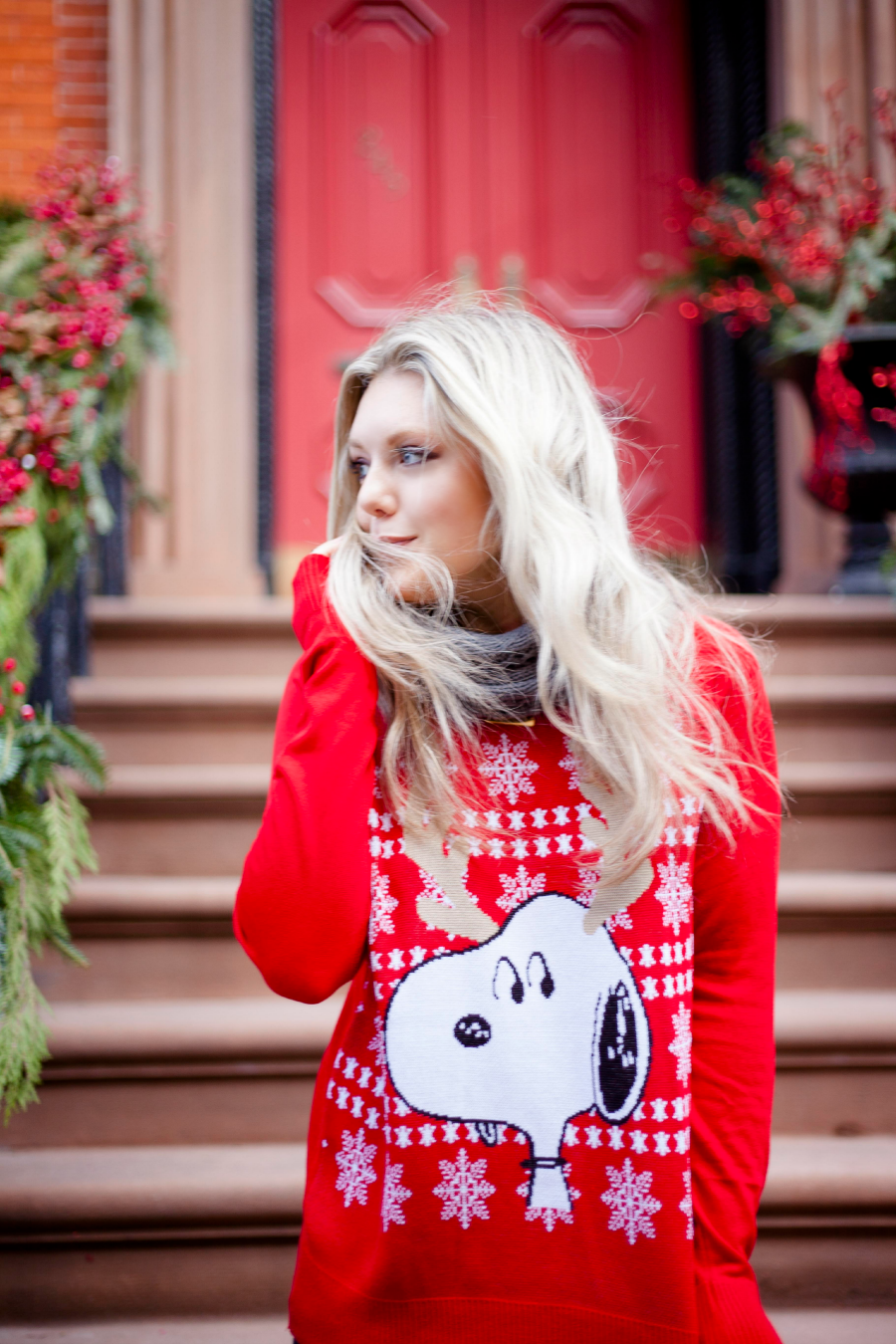 Snoopy Christmas Sweater || gracie gordon || girlmeetslife.com