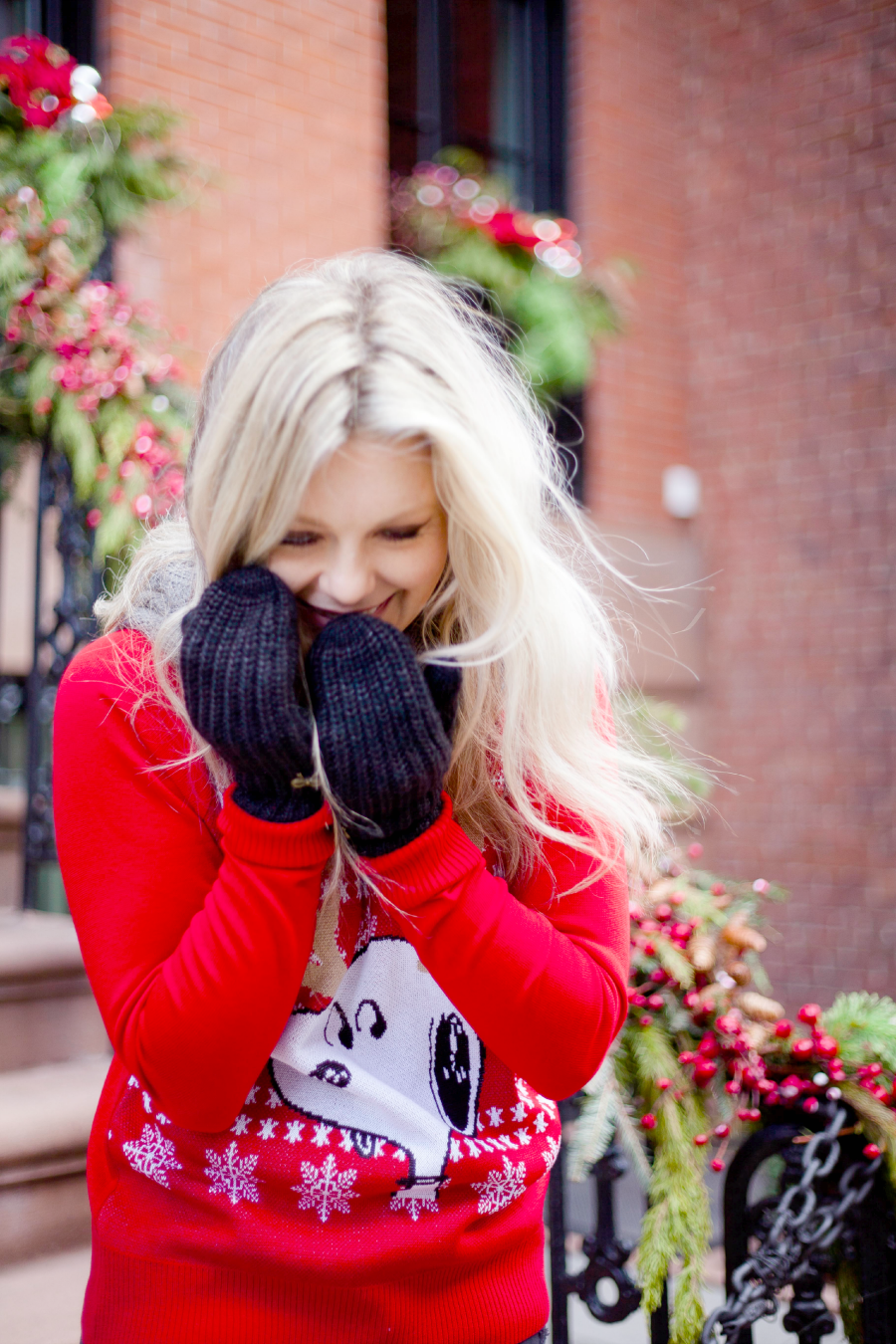 Snoopy Christmas Sweater || gracie gordon || girlmeetslife.com