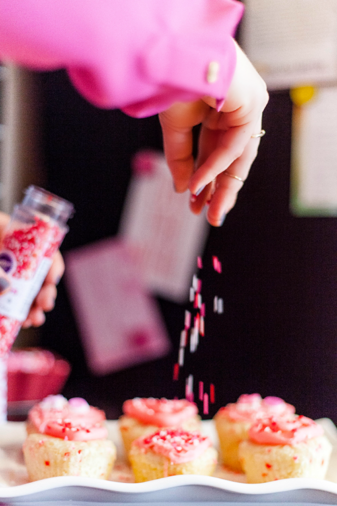 Valentine's Day Cake Batter Cupcakes || girlmeetslife.com